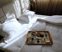 Load image into Gallery viewer, CLASSIC| 4-Piece Set (Duvet Cover, Fitted Sheet, 2 Pillowcases) 500TC