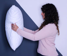 Load image into Gallery viewer, Capitone Pillow